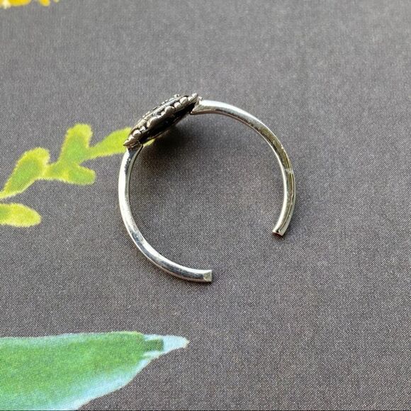 Granulated Sunburst Sterling Silver toe Midi Ring - Picture 4 of 4